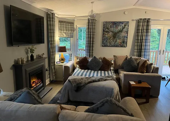 Riverbank Lodge