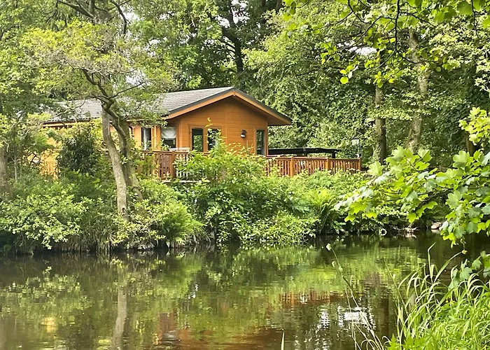 Riverbank Lodge
